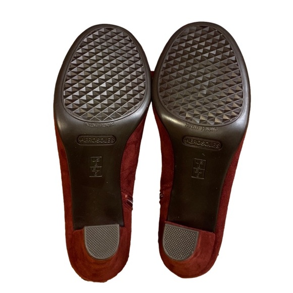 Aerosoles Heelrest Faux Suede Cut Out Bootie Heels Size 8 NWOT - Picture 8 of 9